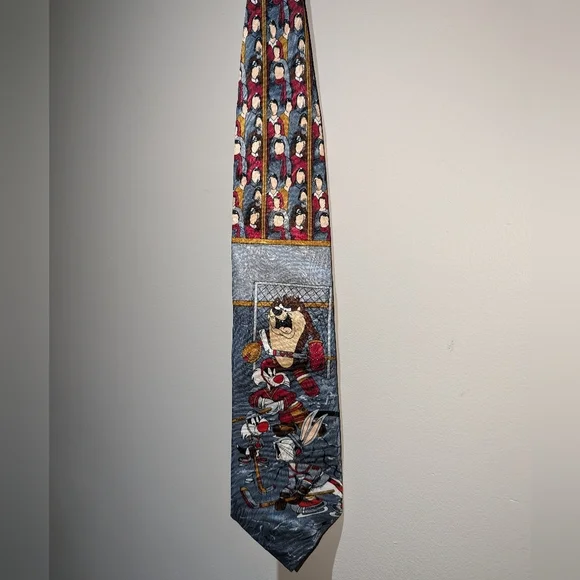 Looney Tunes Hockey Themed Tie - Picture 2 of 5